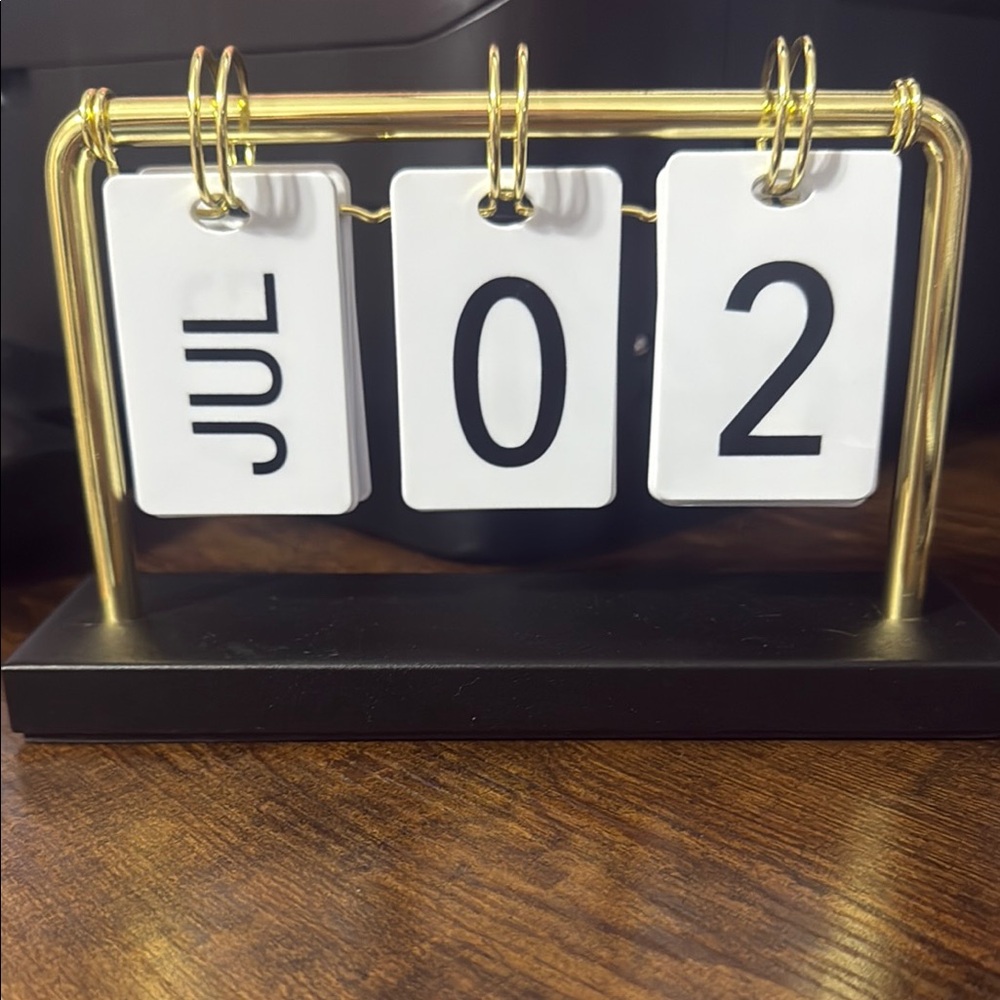 Desk calendar